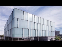 Γυάλινος διαχωριστικός τοίχος σχήματος U